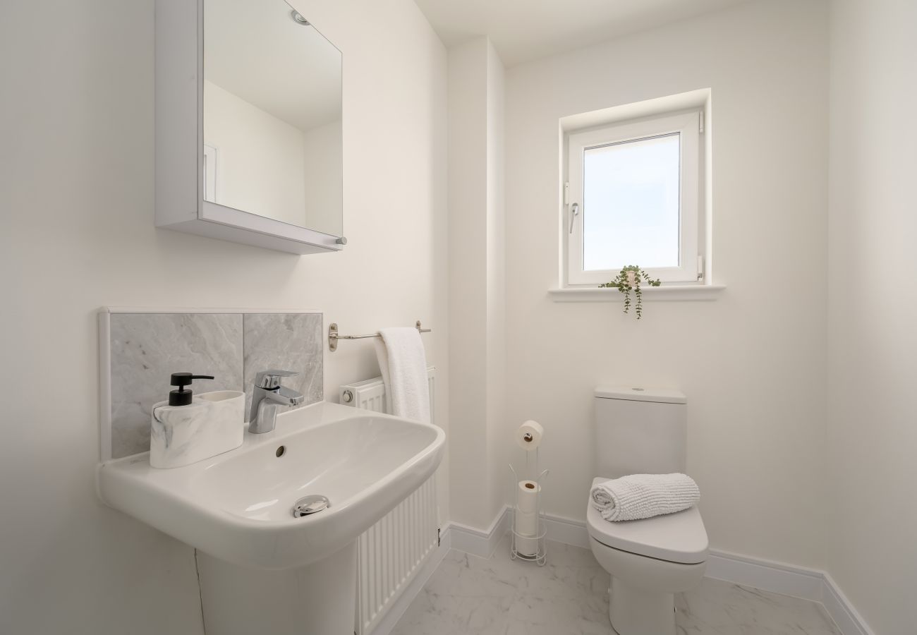 House in Dalkeith - Heather Way Cosy 4 Bedroom House - Mayfield, Dalkeith