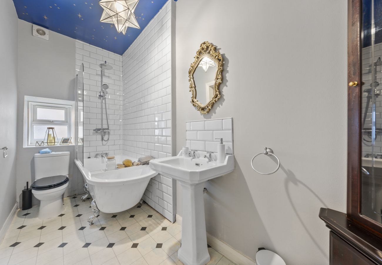 Apartment in Inverness - Raey 2 Bedroom Apartment - Inverness