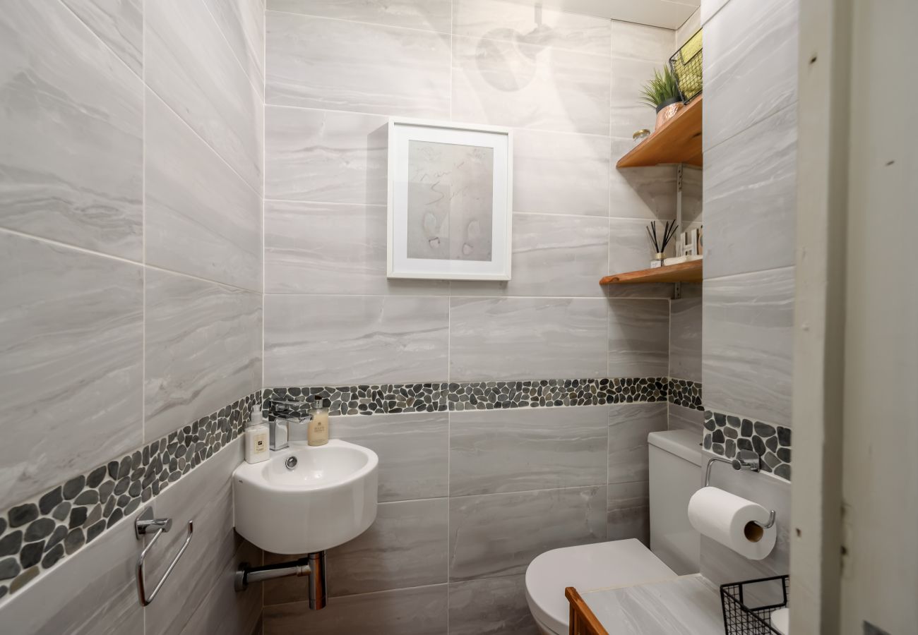 House in Edinburgh - Almond Green 2 Bedroom House - Edinburgh 