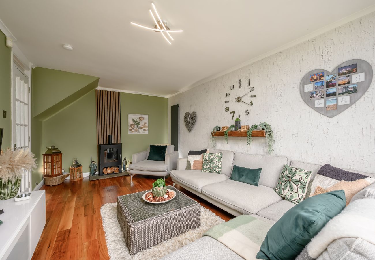House in Edinburgh - Almond Green 2 Bedroom House - Edinburgh 