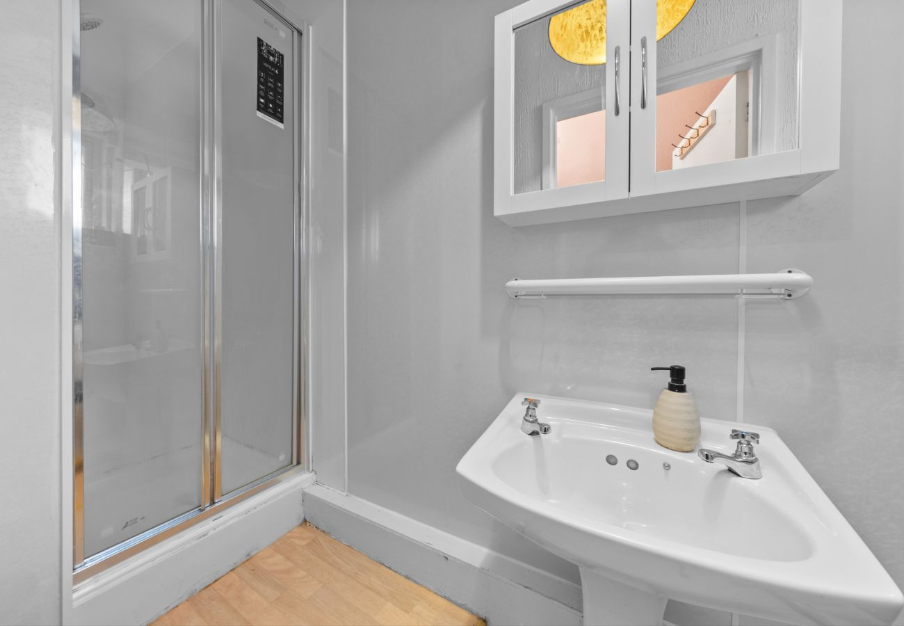 Apartment in Inverness - May Court 2 Bedroom Apartment - Inverness
