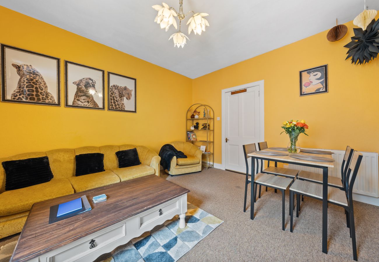 Apartment in Inverness - May Court 2 Bedroom Apartment - Inverness