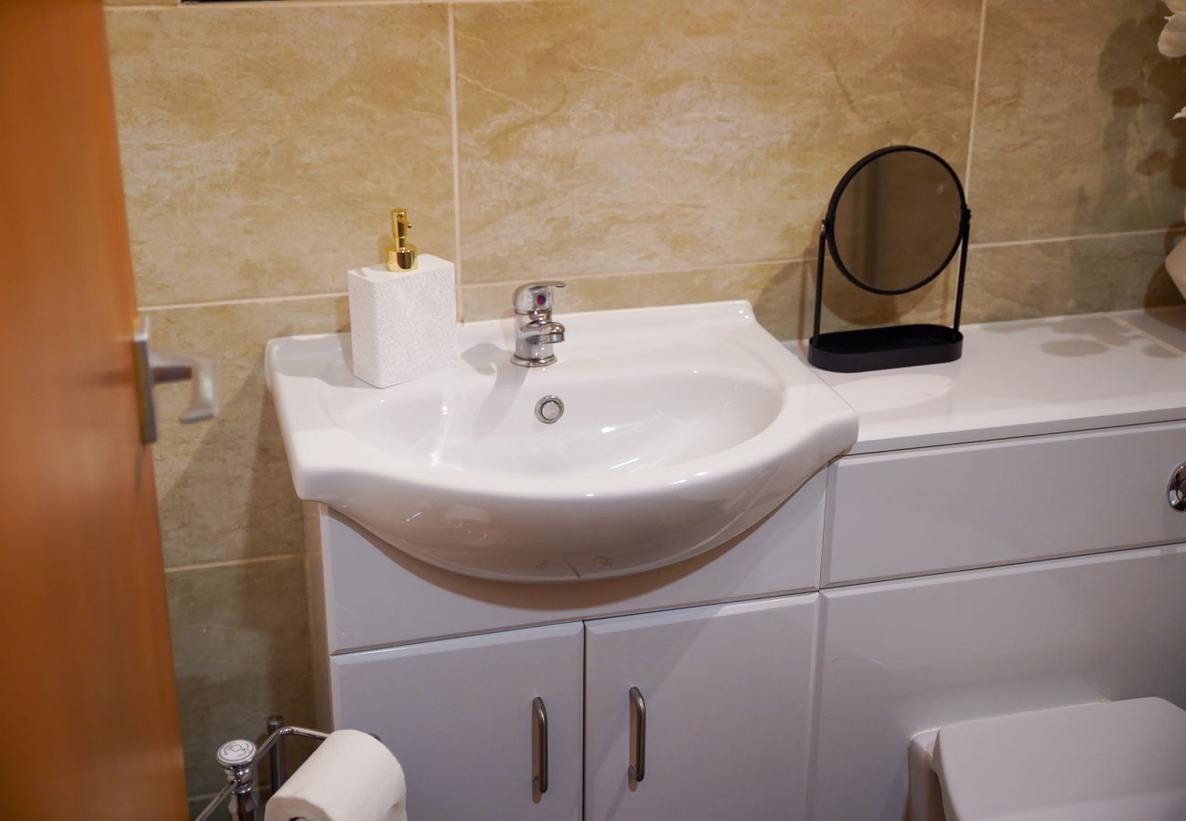 Apartment in Inverness - Stylish 1 Bedroom Apartment - Old Bakery Buildings - Inverness