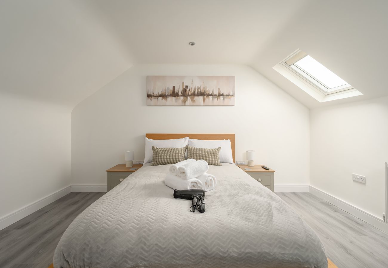 House in Dalkeith - Heather Way Modern 4 Bedroom House - Mayfield, Dalkeith