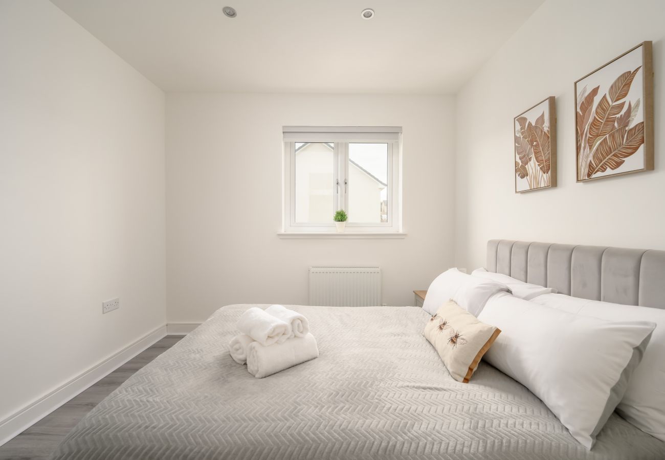 House in Dalkeith - Heather Way Modern 4 Bedroom House - Mayfield, Dalkeith