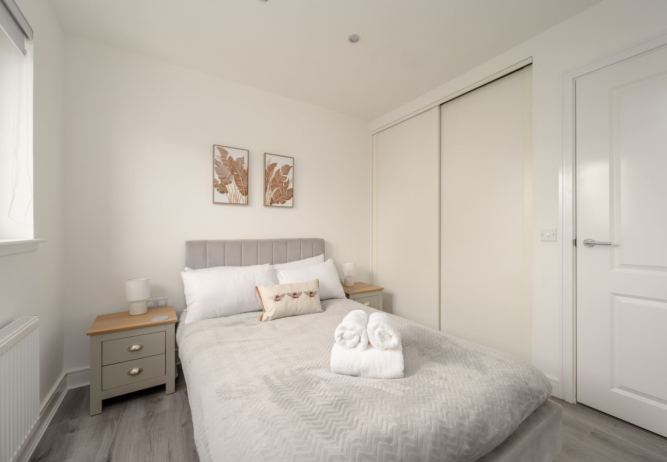 House in Dalkeith - Heather Way Modern 4 Bedroom House - Mayfield, Dalkeith