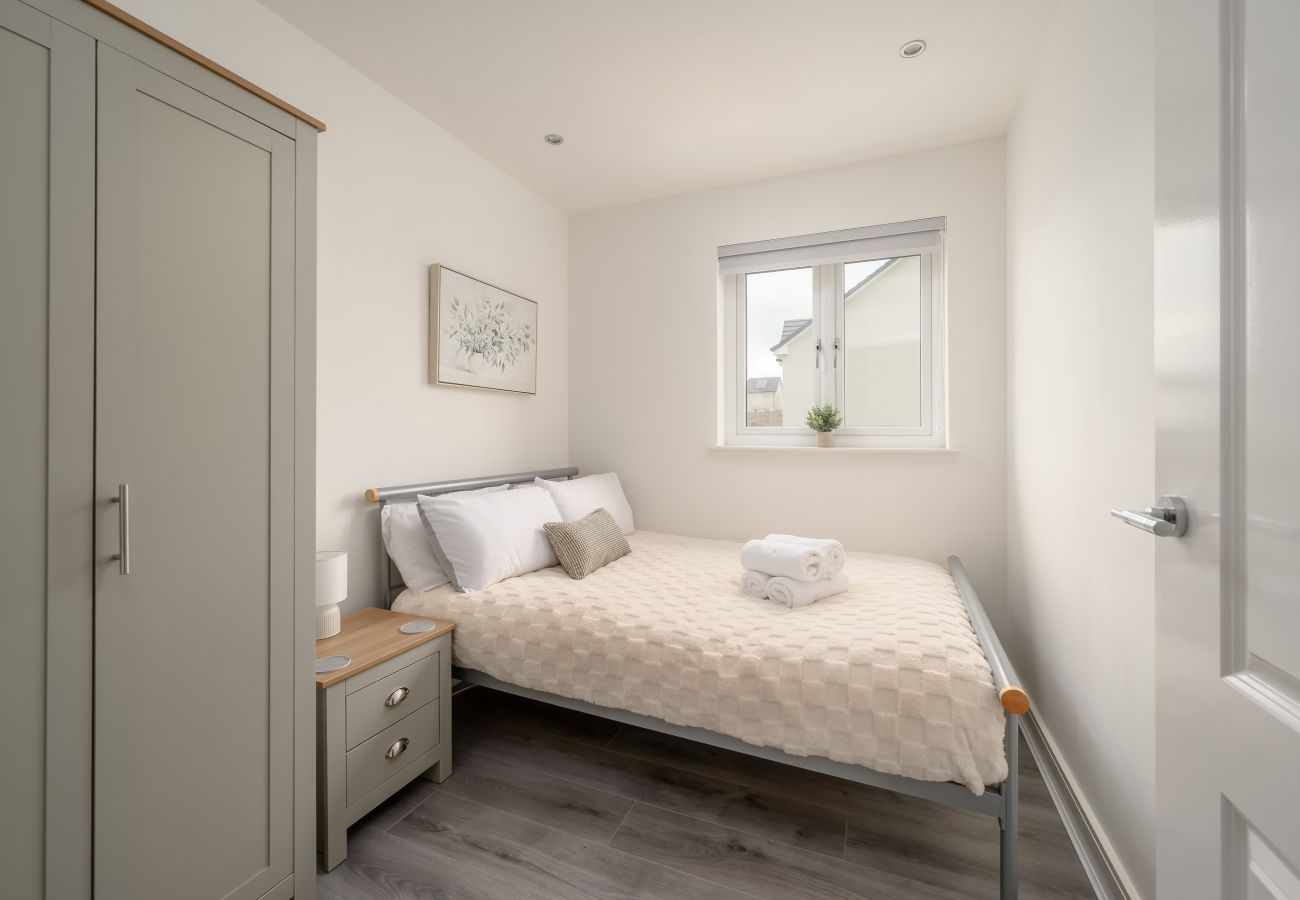 House in Dalkeith - Heather Way Modern 4 Bedroom House - Mayfield, Dalkeith