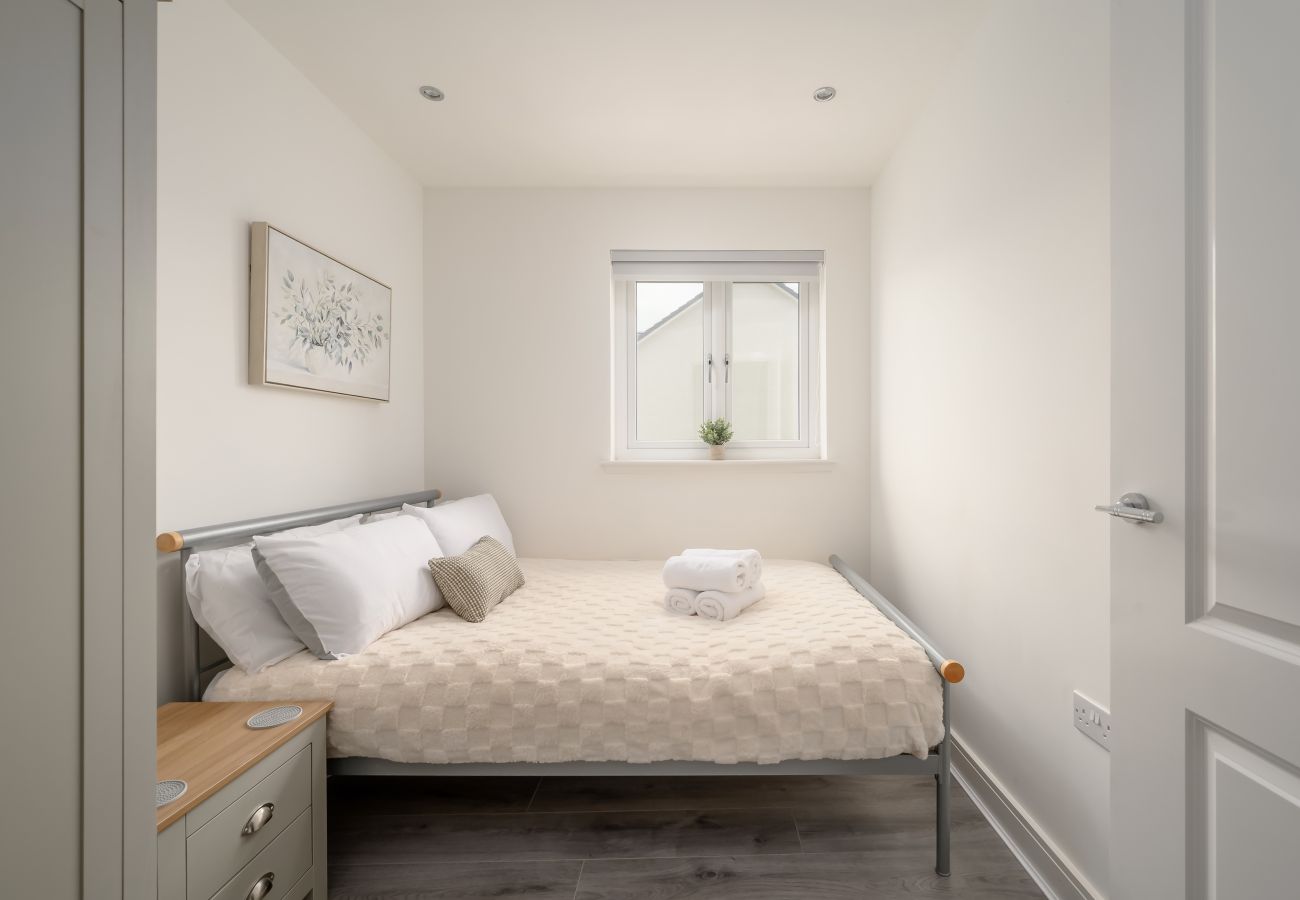 House in Dalkeith - Heather Way Modern 4 Bedroom House - Mayfield, Dalkeith