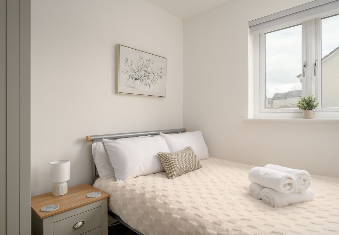 House in Dalkeith - Heather Way Modern 4 Bedroom House - Mayfield, Dalkeith