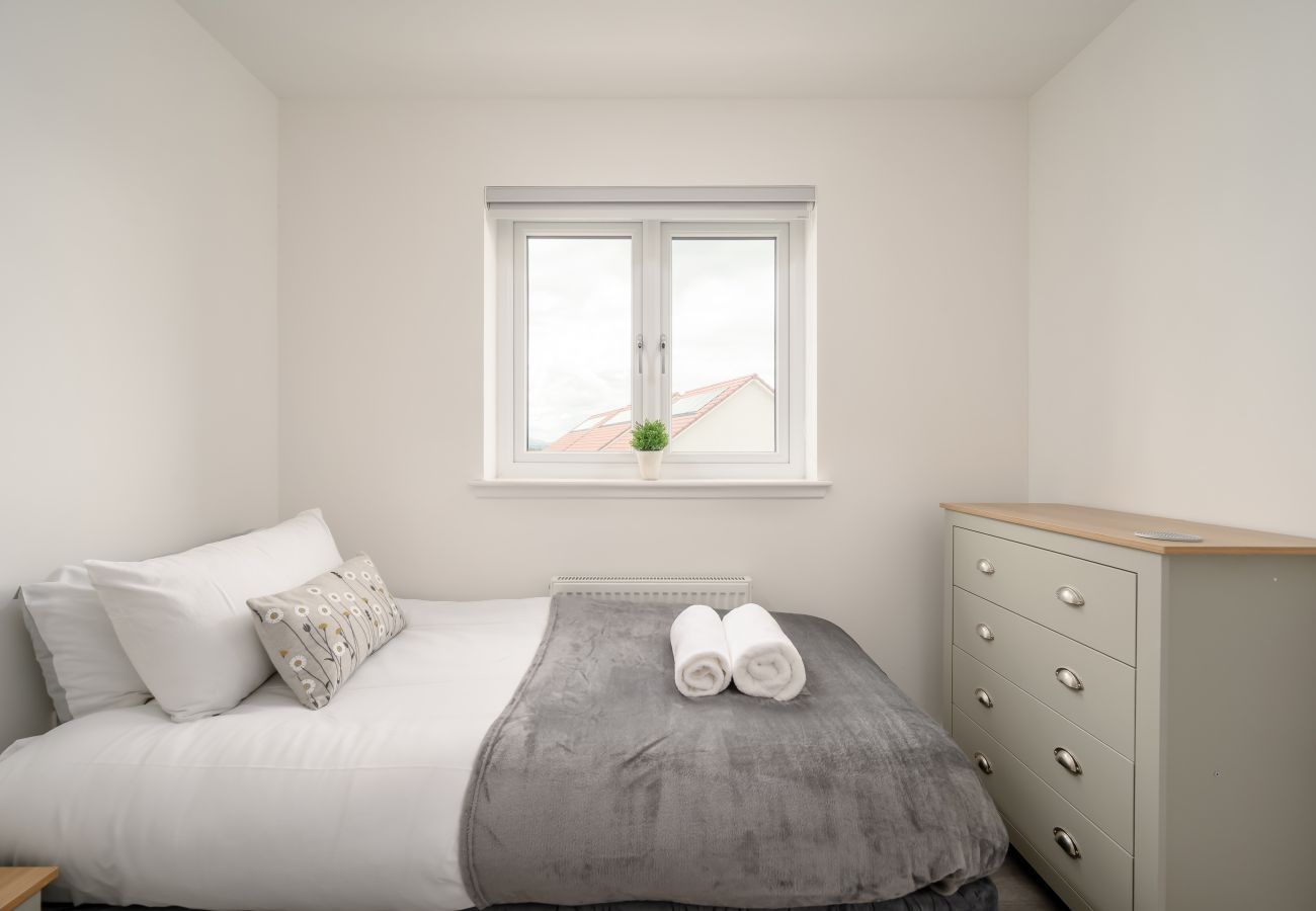 House in Dalkeith - Heather Way Modern 4 Bedroom House - Mayfield, Dalkeith
