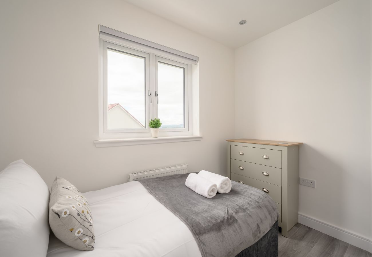House in Dalkeith - Heather Way Modern 4 Bedroom House - Mayfield, Dalkeith