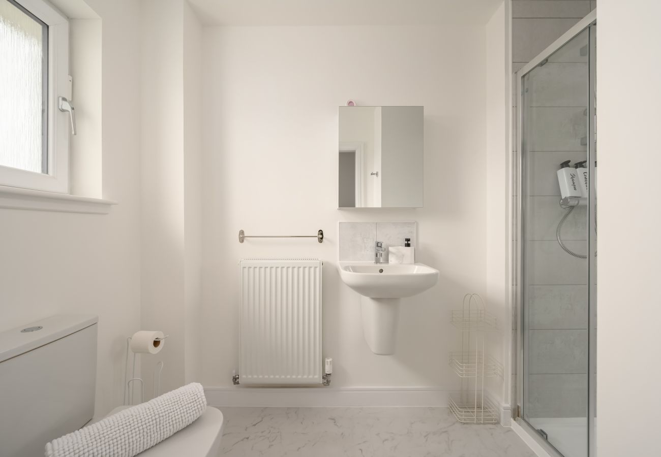 House in Dalkeith - Heather Way Modern 4 Bedroom House - Mayfield, Dalkeith