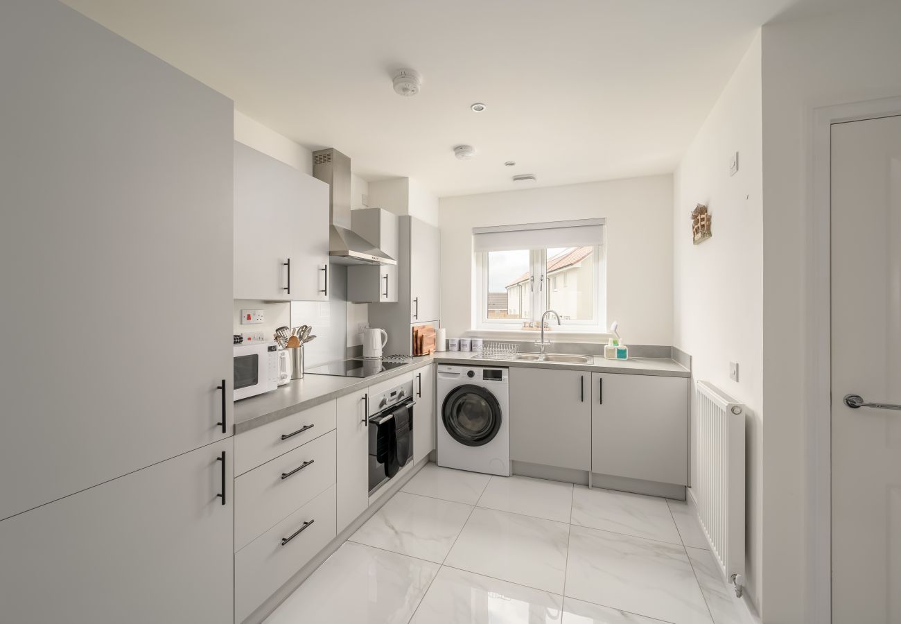 House in Dalkeith - Heather Way Modern 4 Bedroom House - Mayfield, Dalkeith