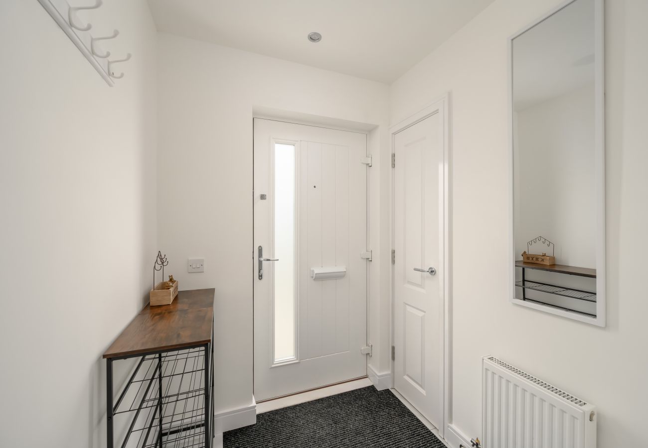 House in Dalkeith - Heather Way Modern 4 Bedroom House - Mayfield, Dalkeith