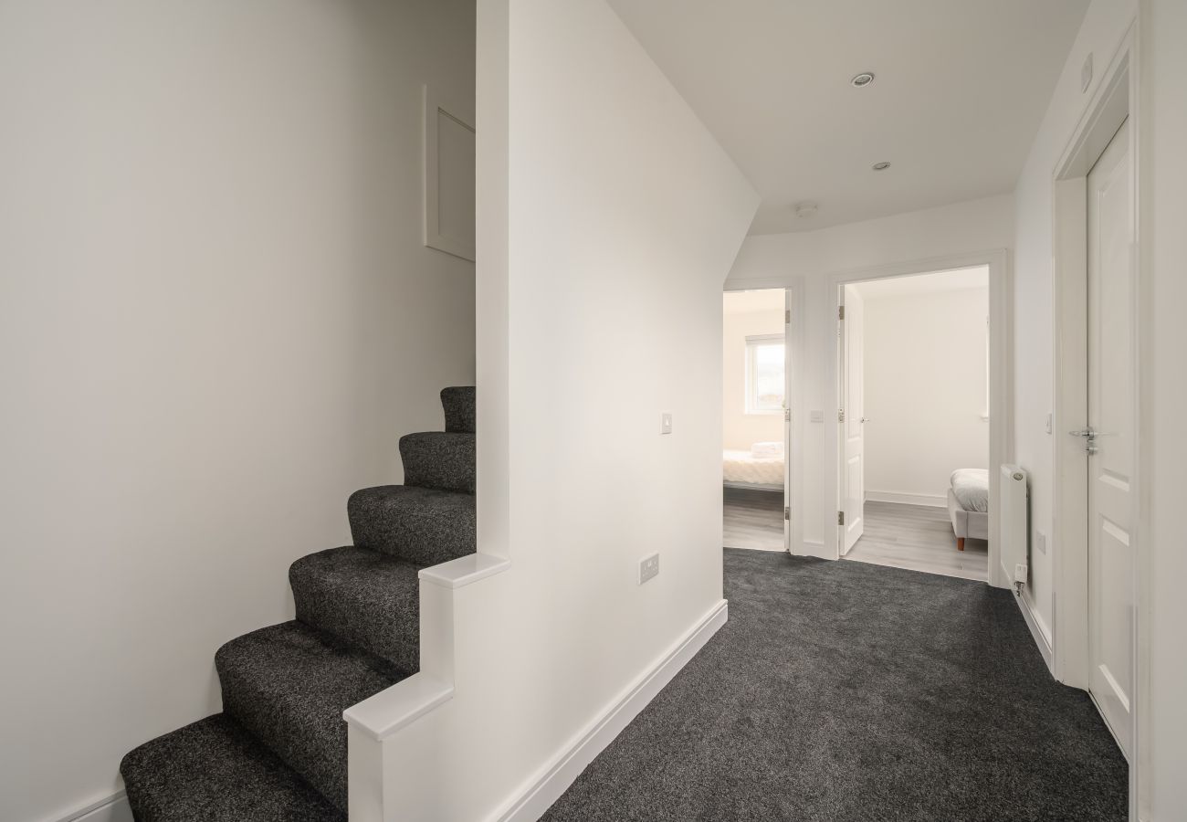 House in Dalkeith - Heather Way Modern 4 Bedroom House - Mayfield, Dalkeith