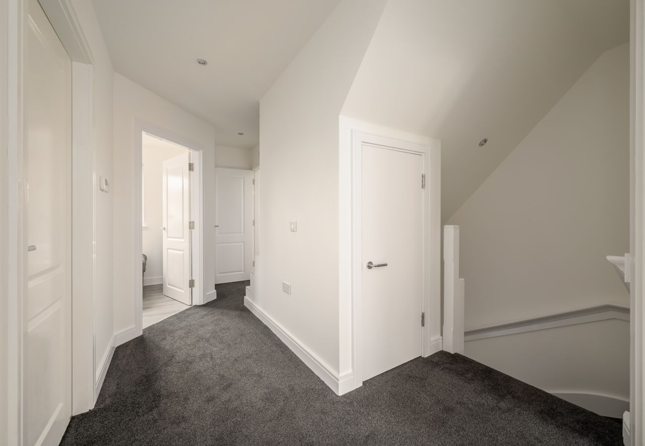 House in Dalkeith - Heather Way Modern 4 Bedroom House - Mayfield, Dalkeith