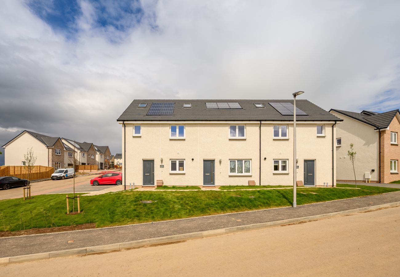 House in Dalkeith - Heather Way Modern 4 Bedroom House - Mayfield, Dalkeith