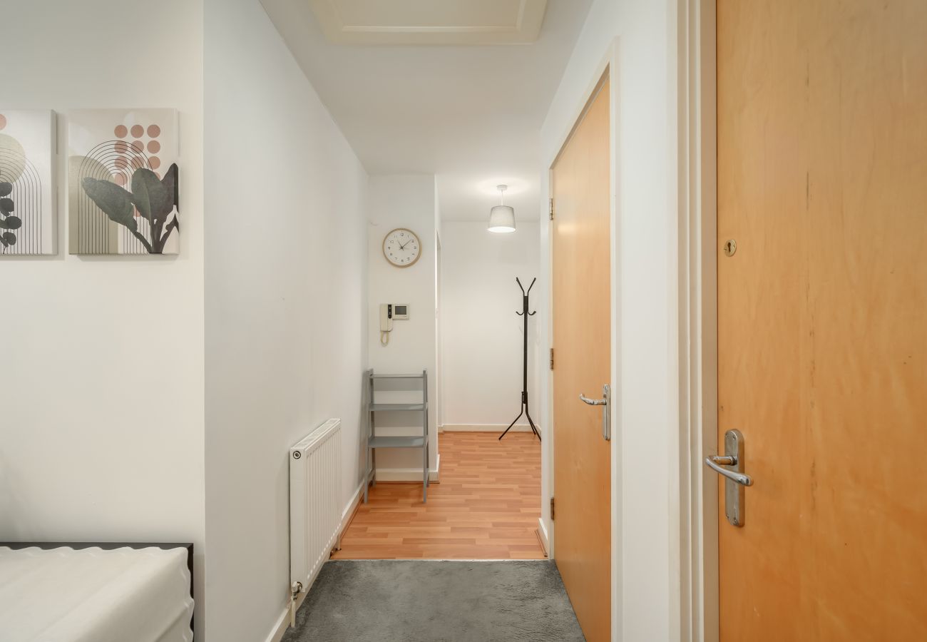 Rent by room in Edinburgh - Pentland Hills Views - Cosy Room in Shared Accommodation - Edinburgh 