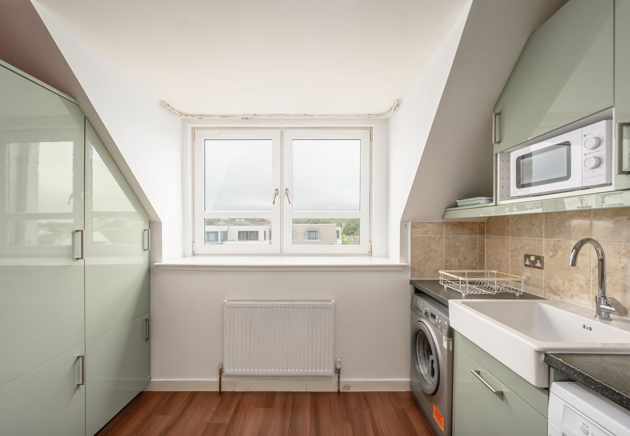 Rent by room in Edinburgh - Pentland Hills Views - Cosy Room in Shared Accommodation - Edinburgh 