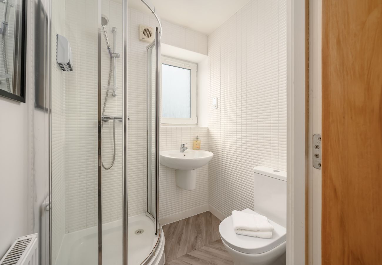 Rent by room in Edinburgh - Pentland Hills Views - Cosy Room in Shared Accommodation - Edinburgh 