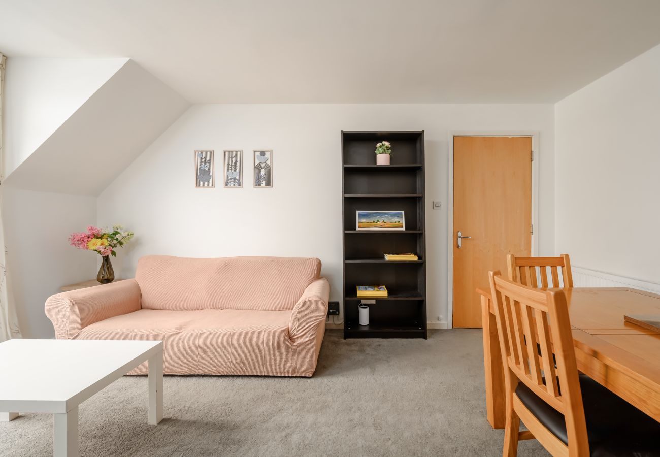 Rent by room in Edinburgh - Pentland Hills Views - Cosy Room in Shared Accommodation - Edinburgh 