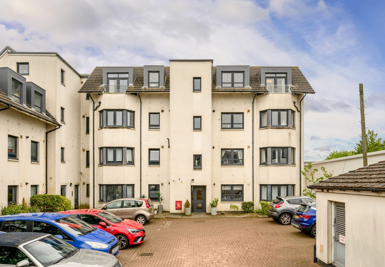 Rent by room in Edinburgh - Pentland Hills Views - Cosy Room in Shared Accommodation - Edinburgh 