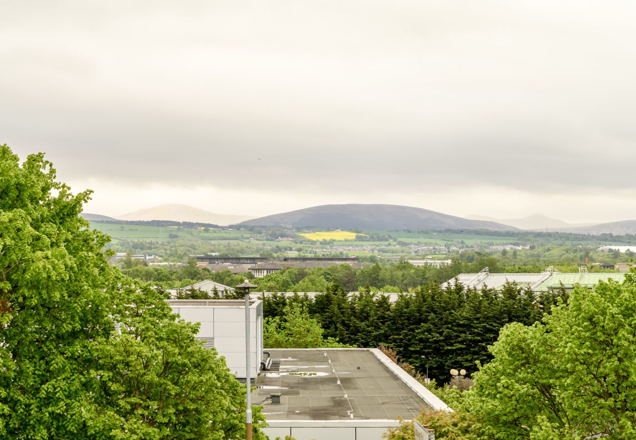 Rent by room in Edinburgh - Pentland Hills Views - Cosy Room in Shared Accommodation - Edinburgh 