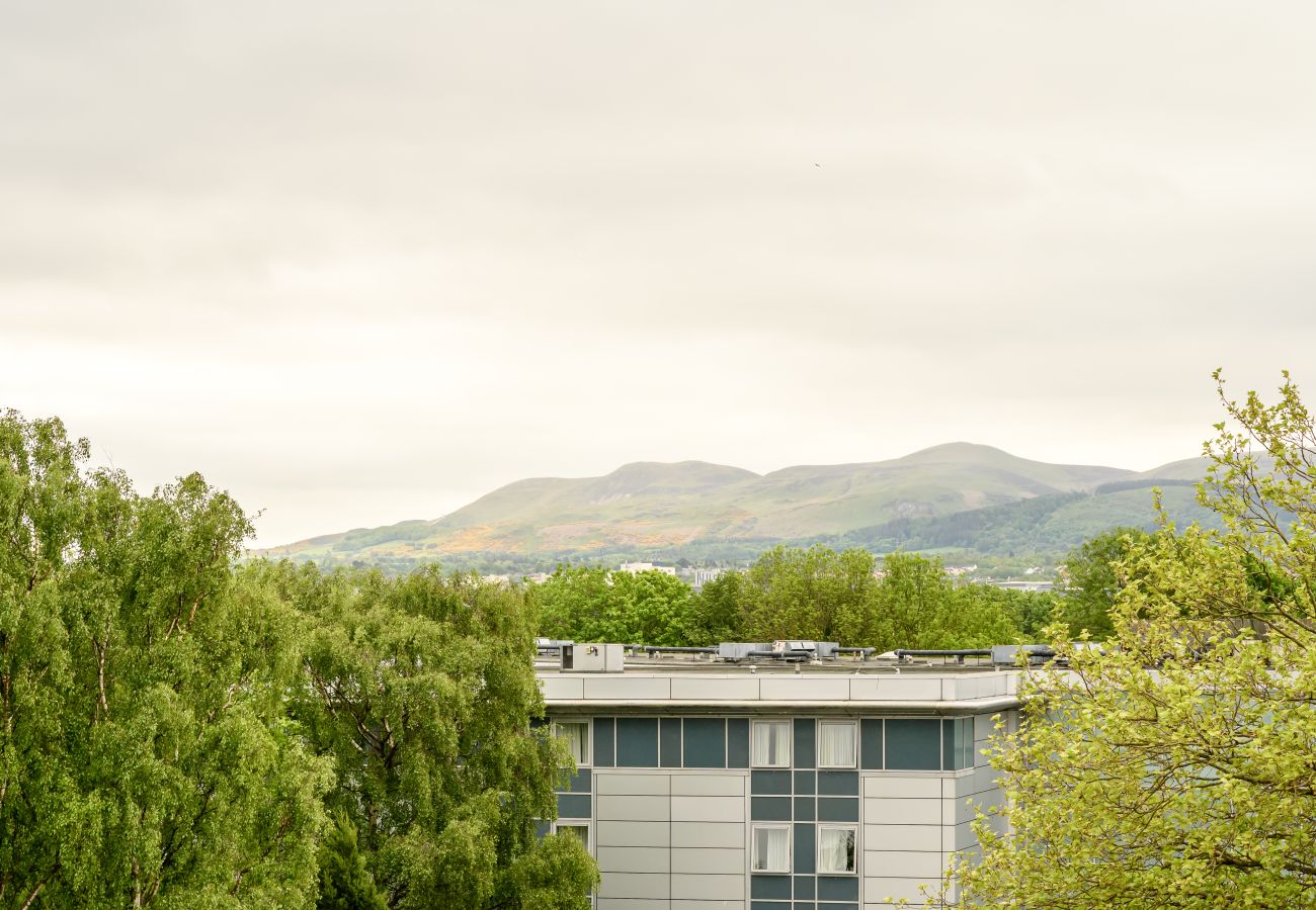 Rent by room in Edinburgh - Pentland Hills Views - Cosy Room in Shared Accommodation - Edinburgh 
