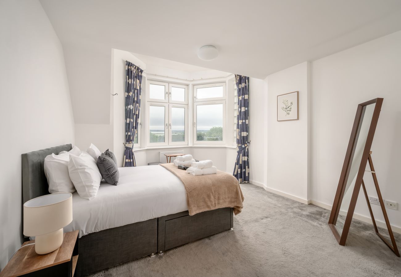 Rent by room in Edinburgh - Pentland Hills Views - Cosy Room in Shared Accommodation - Edinburgh 