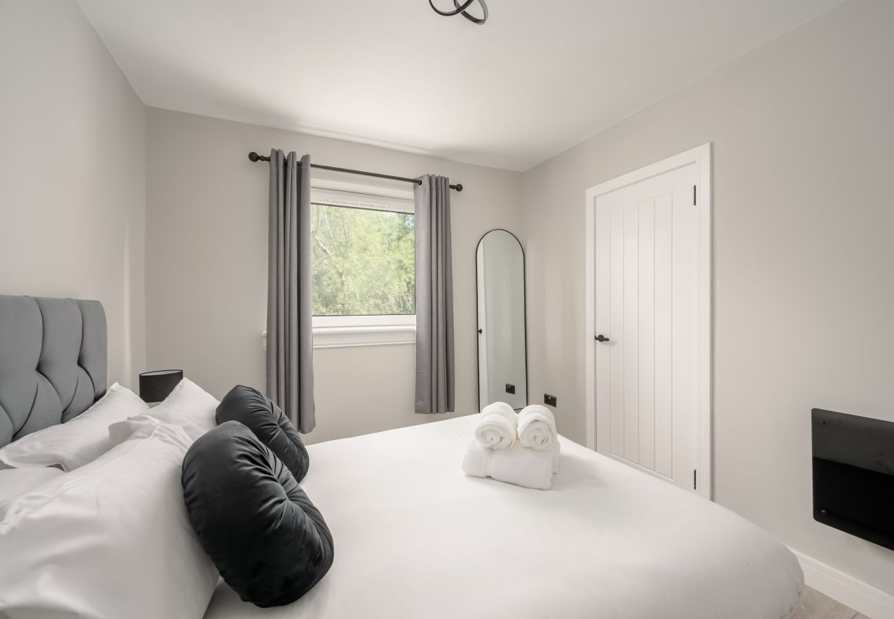 Apartment in Edinburgh - Silverknowes 2 Bedroom Apartment - Edinburgh