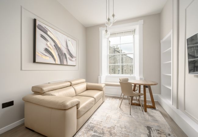 Apartment in Edinburgh - Dean Park 2 Bedroom Apartment - Edinburgh