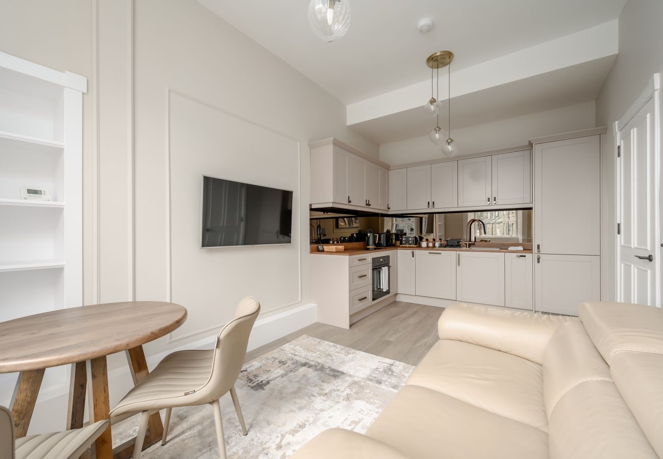 Apartment in Edinburgh - Dean Park 2 Bedroom Apartment - Edinburgh