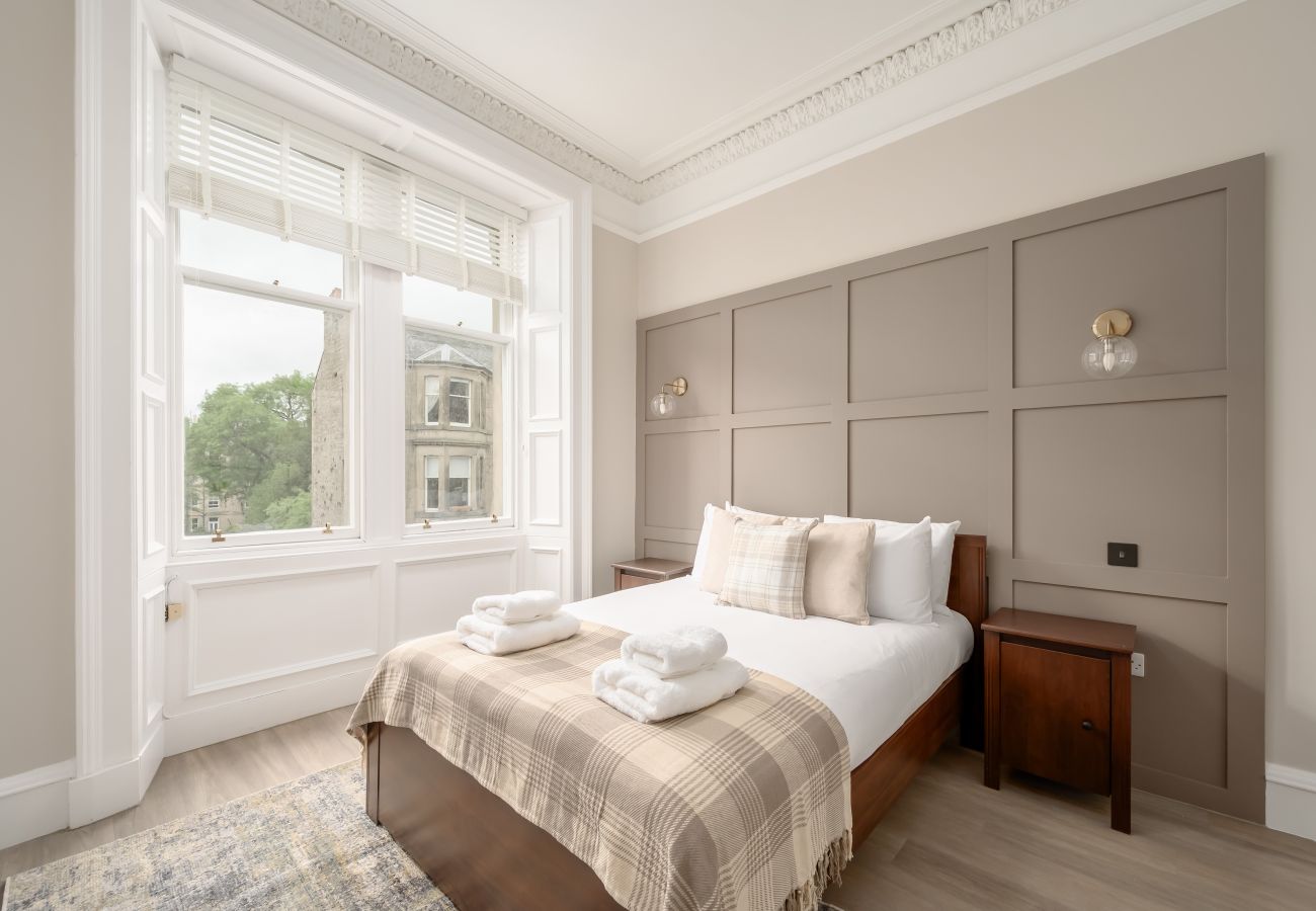Apartment in Edinburgh - Dean Park 2 Bedroom Apartment - Edinburgh