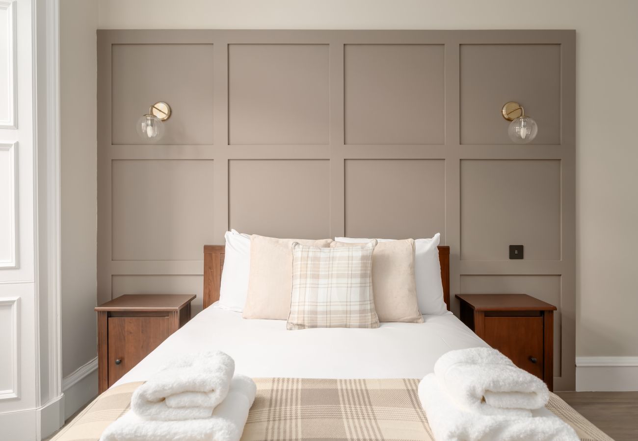 Apartment in Edinburgh - Dean Park 2 Bedroom Apartment - Edinburgh