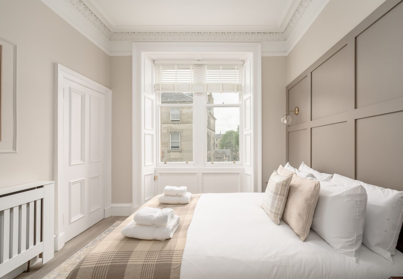 Apartment in Edinburgh - Dean Park 2 Bedroom Apartment - Edinburgh
