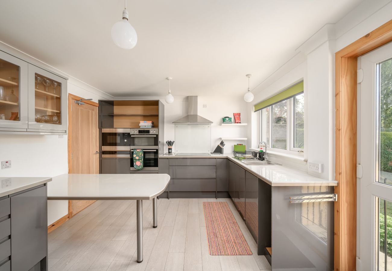 House in Inverness - King Brude 5 Bedroom House - Inverness