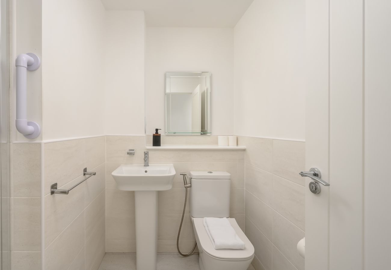 Apartment in Edinburgh - Pringle 2 Bedroom Apartment - Edinburgh