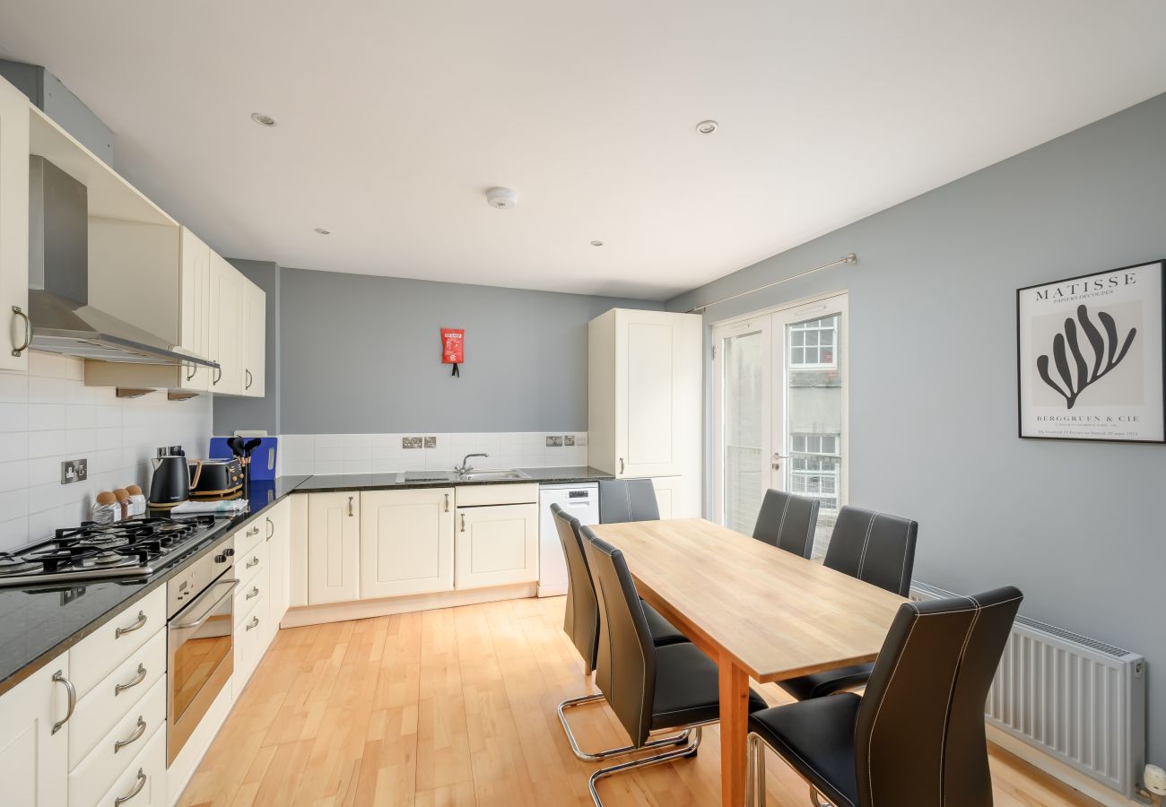 Apartment in Edinburgh - Edmonstones 2 Bedroom Apartment - Edinburgh