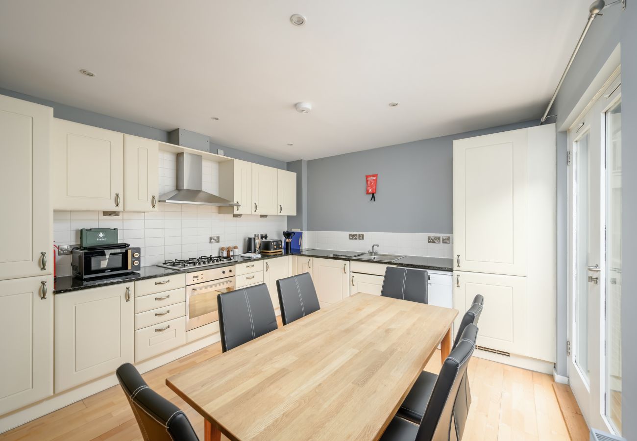 Apartment in Edinburgh - Edmonstones 2 Bedroom Apartment - Edinburgh