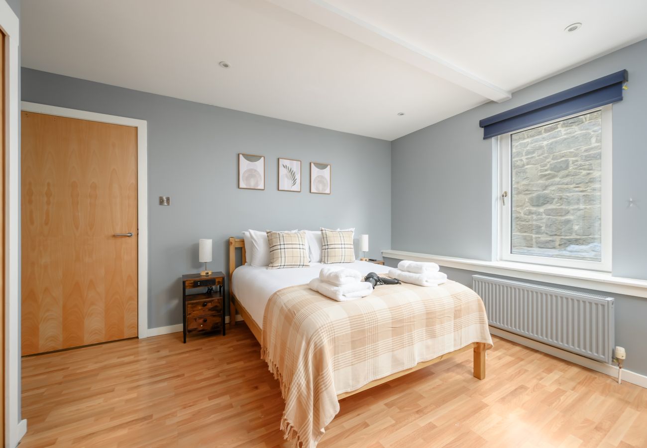 Apartment in Edinburgh - Edmonstones 2 Bedroom Apartment - Edinburgh