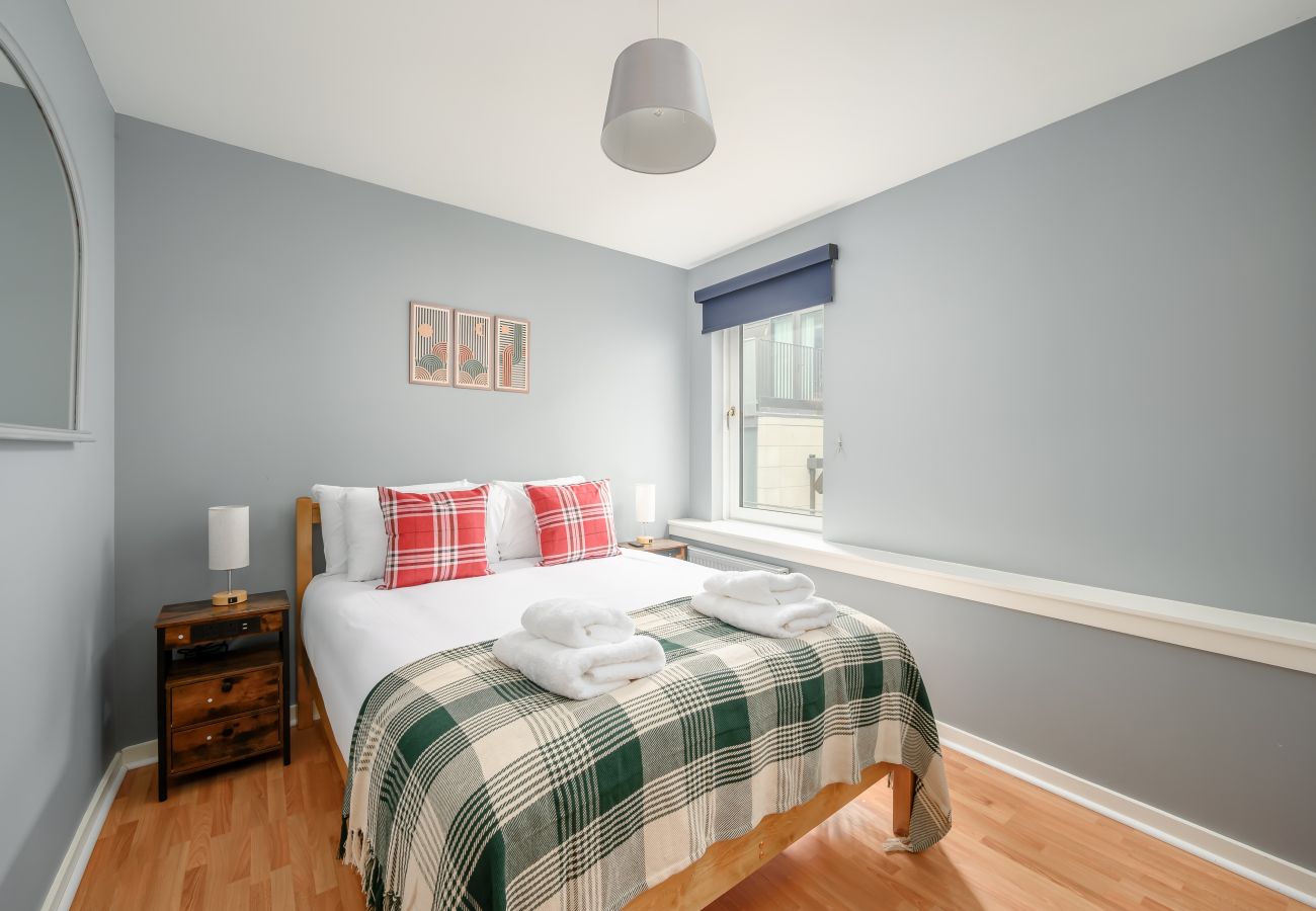 Apartment in Edinburgh - Edmonstones 2 Bedroom Apartment - Edinburgh