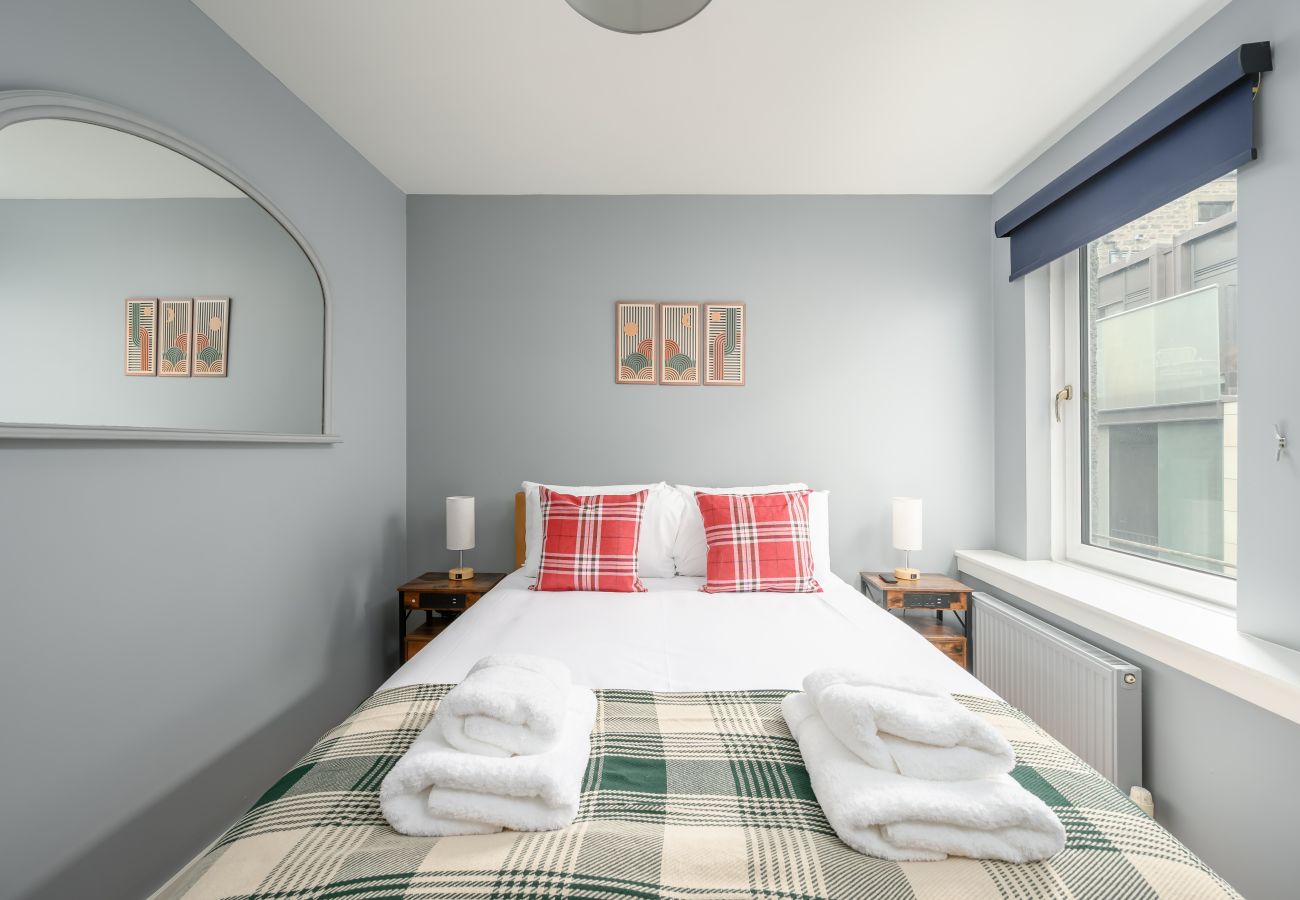 Apartment in Edinburgh - Edmonstones 2 Bedroom Apartment - Edinburgh