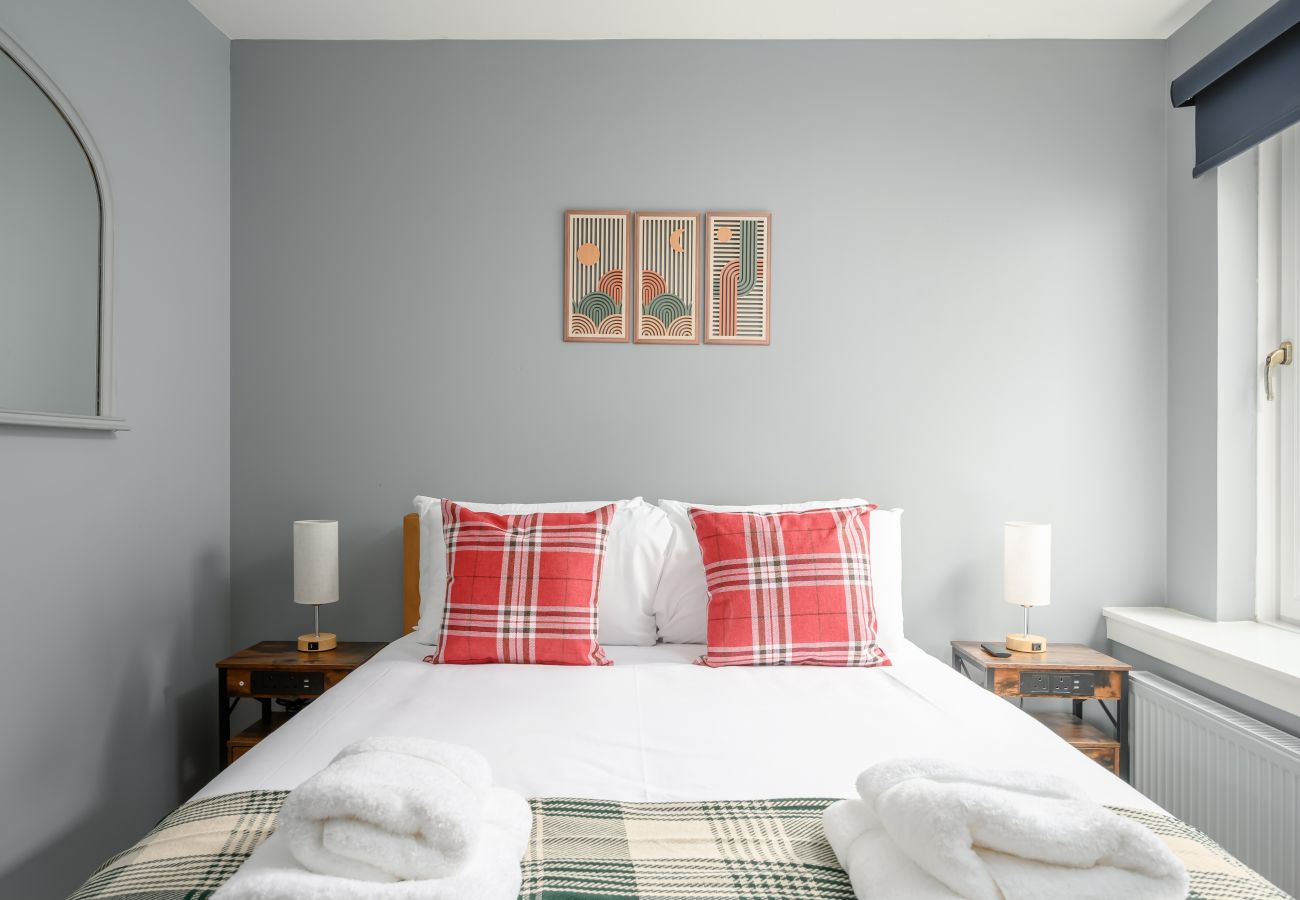 Apartment in Edinburgh - Edmonstones 2 Bedroom Apartment - Edinburgh