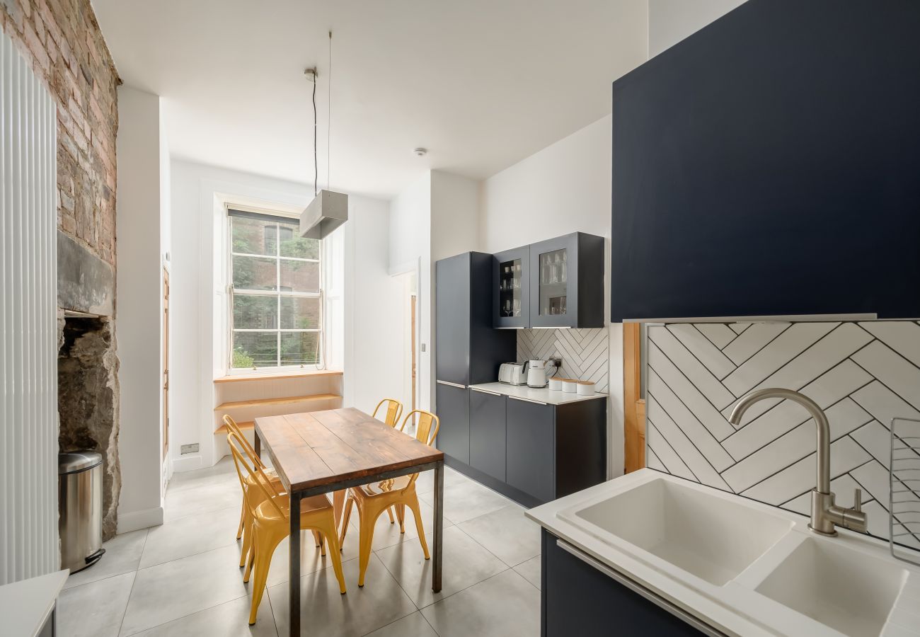 Apartment in Edinburgh - Brunswick 2 Bedroom Apartment - Edinburgh