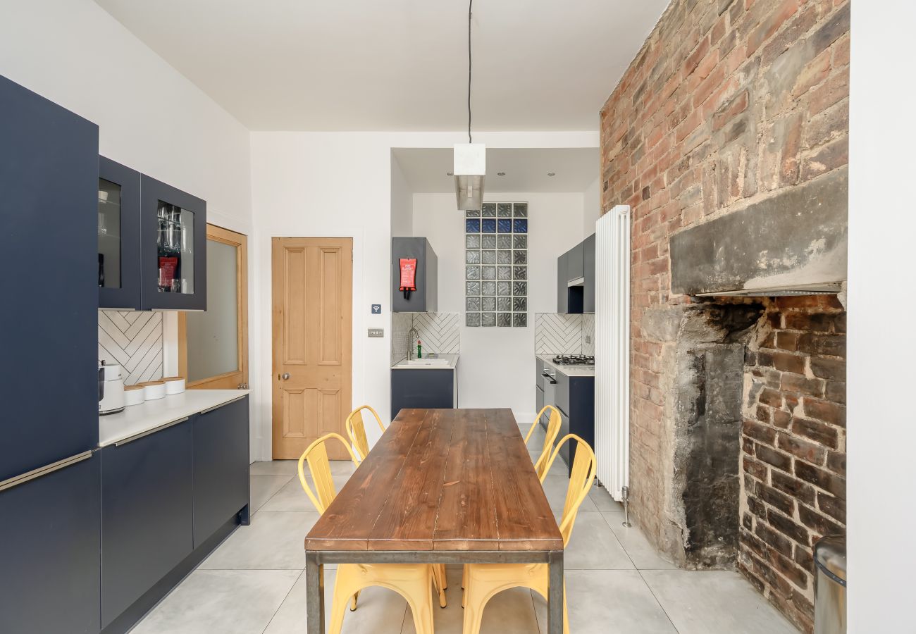 Apartment in Edinburgh - Brunswick 2 Bedroom Apartment - Edinburgh