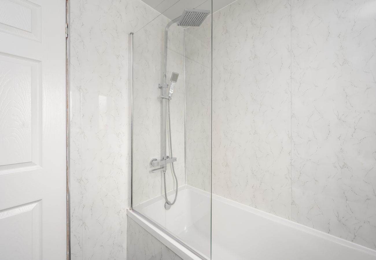 House in Shieldhill - Ochil 4 Bedroom House - Falkirk 
