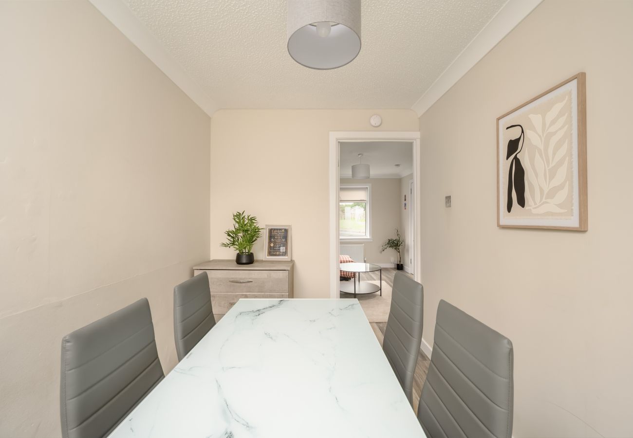 House in Shieldhill - Ochil 4 Bedroom House - Falkirk 