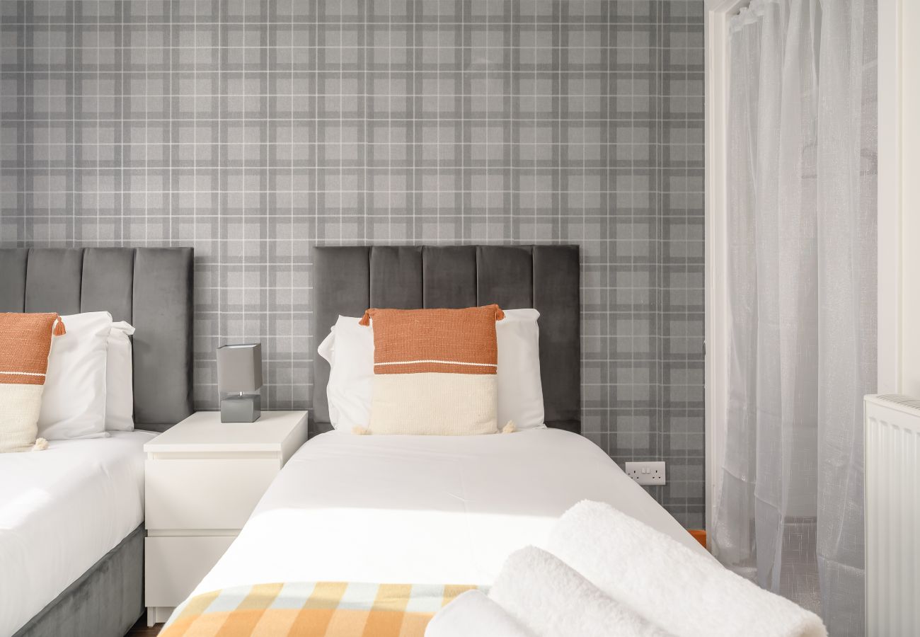 Rent by room in Inverness - Bosta Guest House - Room 6 - Inverness