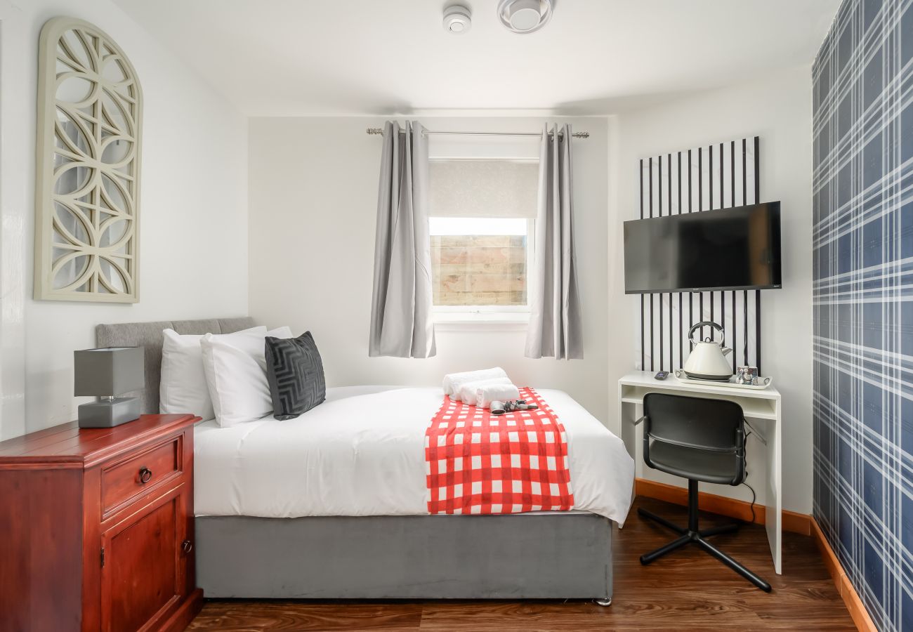 Rent by room in Inverness - Bosta Guest House - Room 7 - Inverness