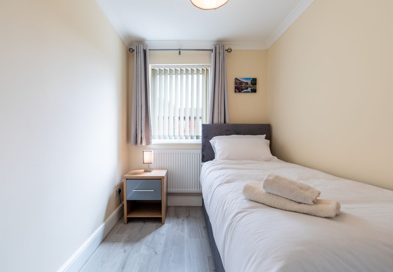 House in Bristol - Creswicke 3 Bedroom House - Knowle, Bristol